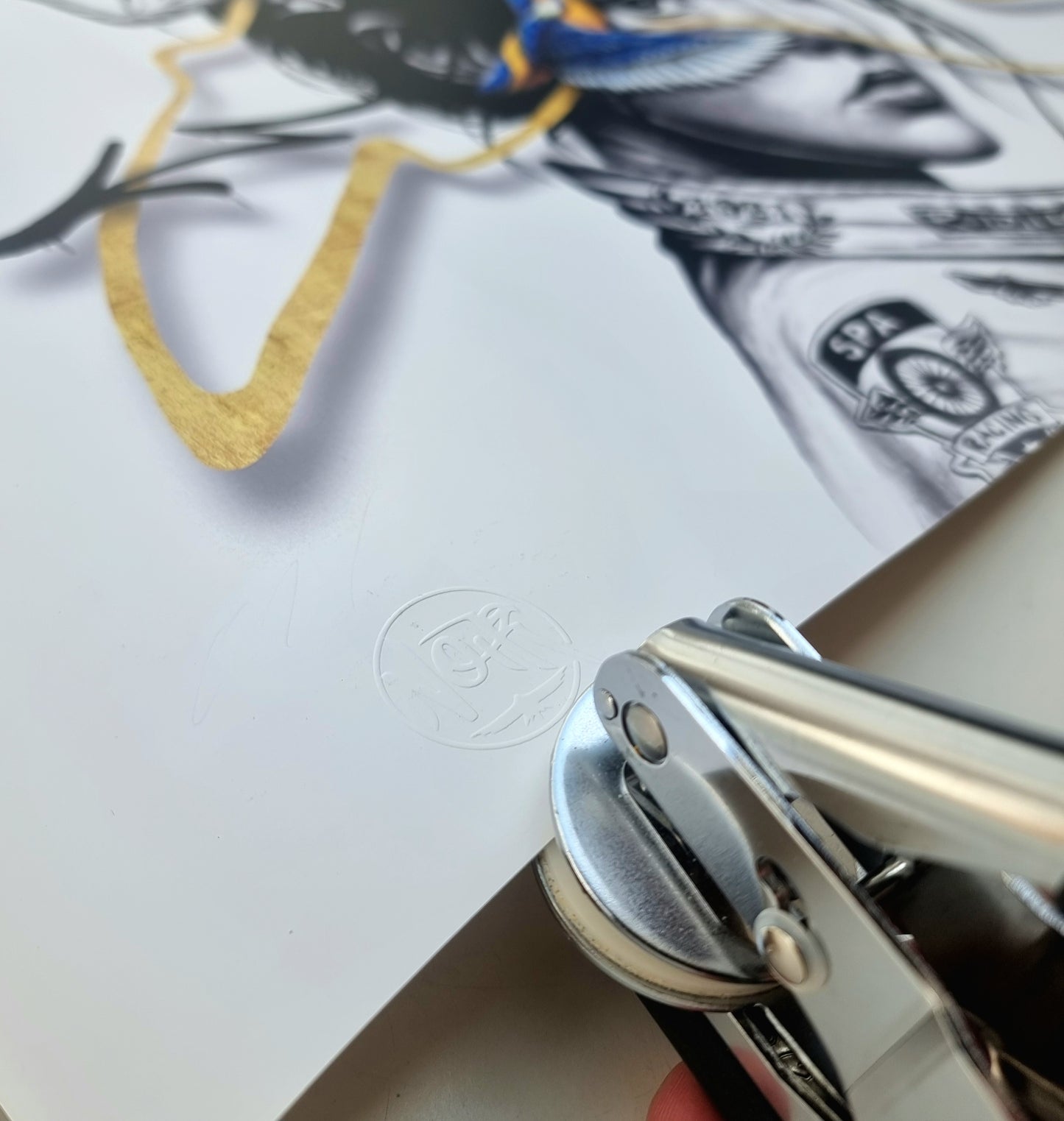 Eyes on the Track - 70x50cm - Poster Premium