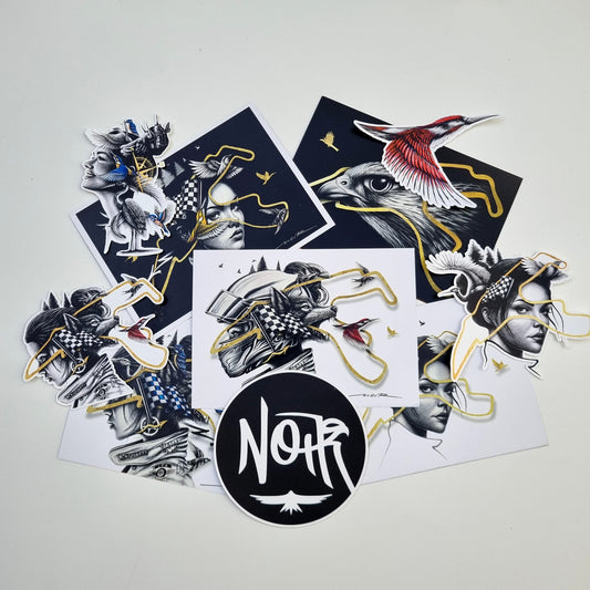 Pochette Exclusive – 5 Cartes Postales + 5 Stickers NOIR artist × Spa-Francorchamps